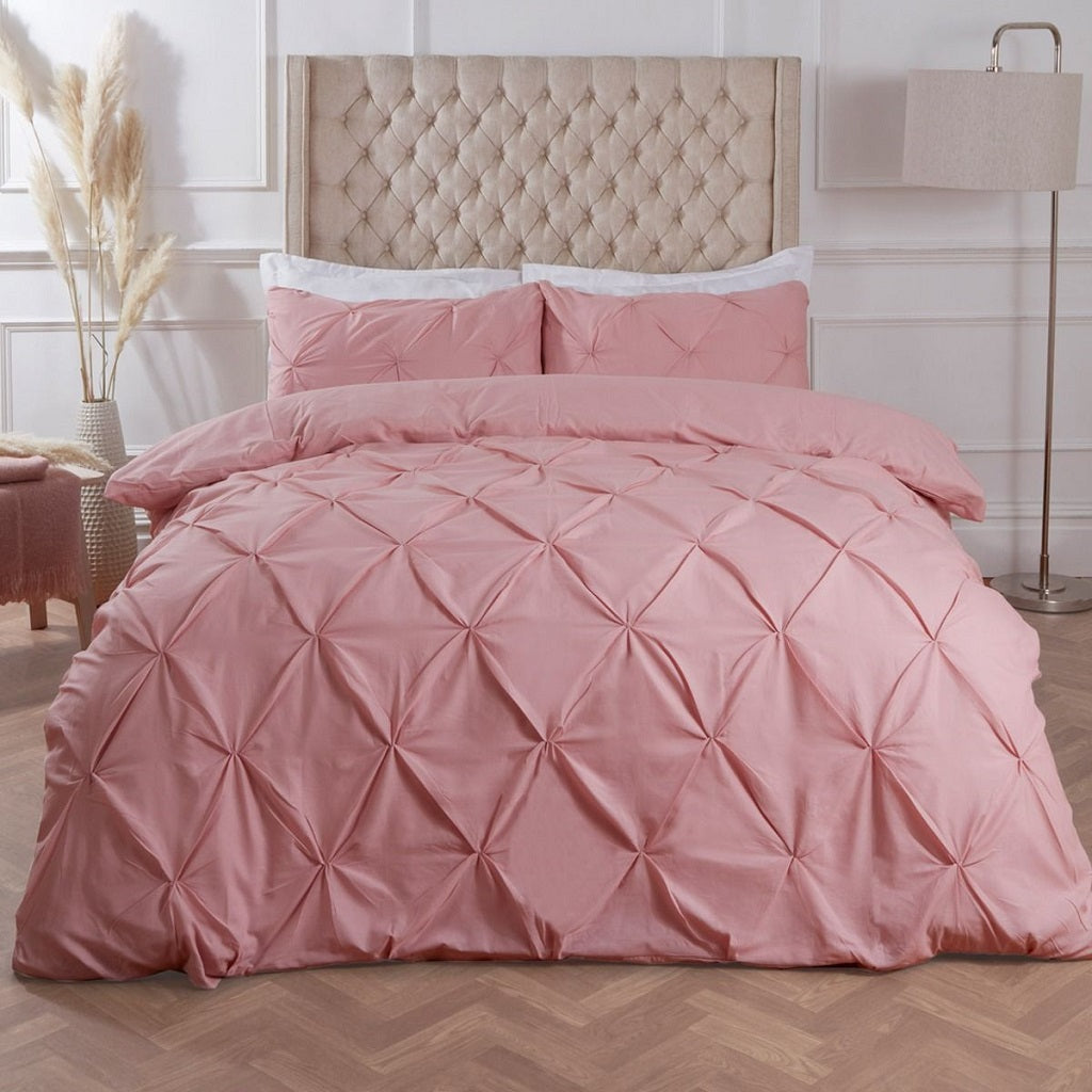 6 Pcs Diamond Tea Pink Bed Set (Quilt, Pillow, Cushion Covers)