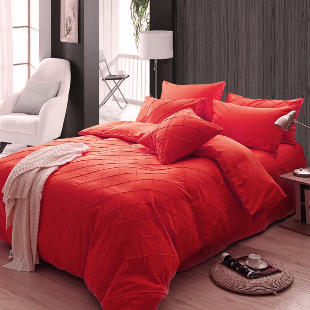 6 Pcs Pinch Pleat Red Bed Sheet Set With Quilt, Pillow And Cushions Covers