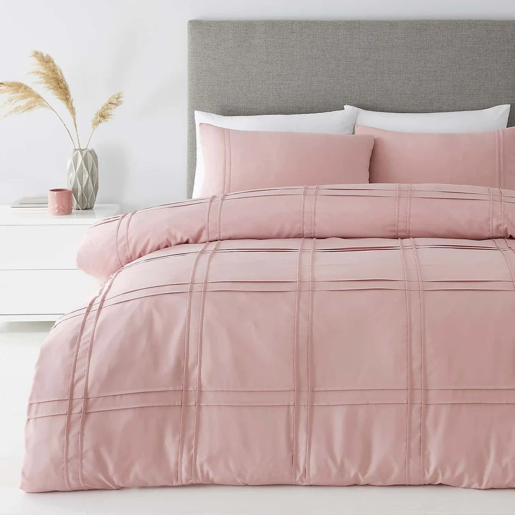 8 Pcs Double Line Pleated Pink Bed Sheet Set (Quilt, Pillow & Cushion Covers)