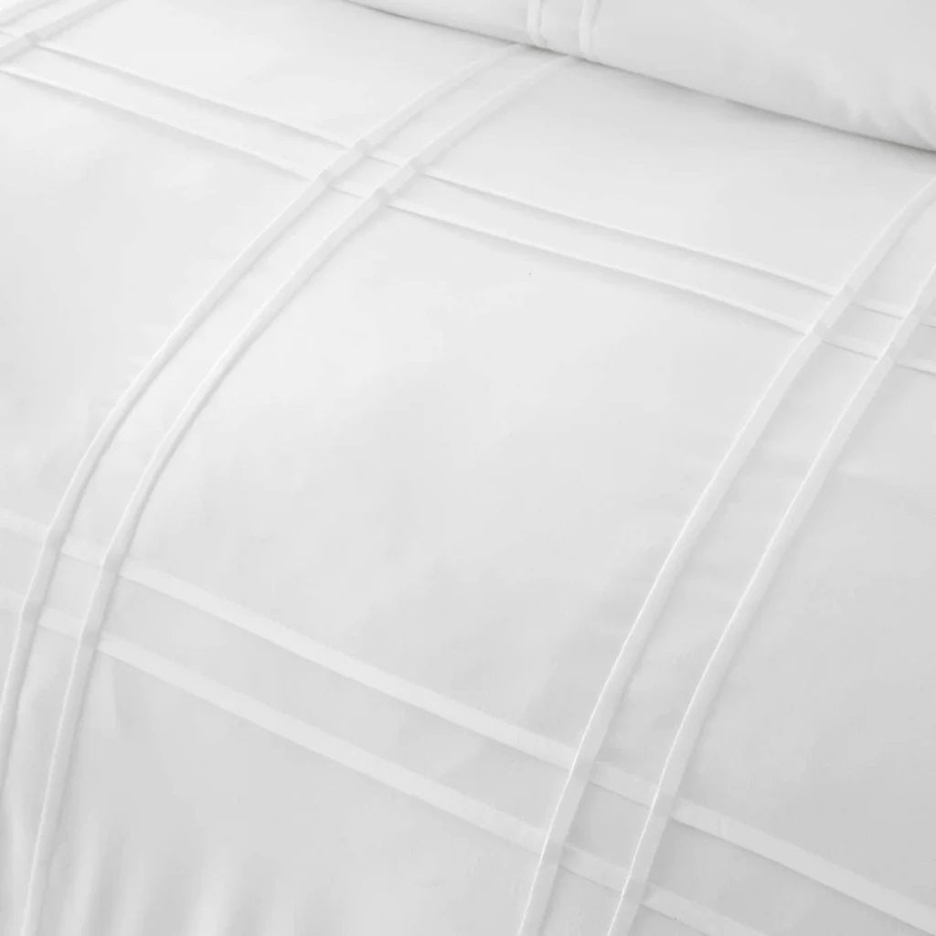 8 Pcs Double Line Pleated White Bed Sheet Set (Quilt, Pillow & Cushion Covers)