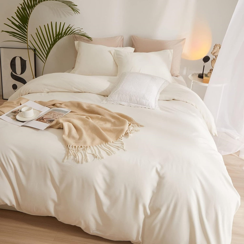 8 Pcs Dyed Plain White Bed Sheet Set (Quilt, Pillow & Cushion Covers)