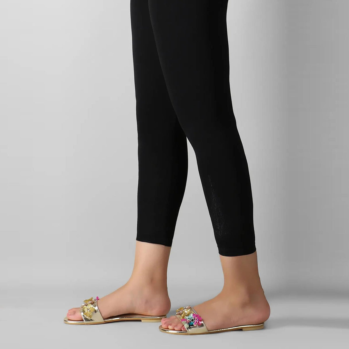 Khaadi Embroidered Tights Black