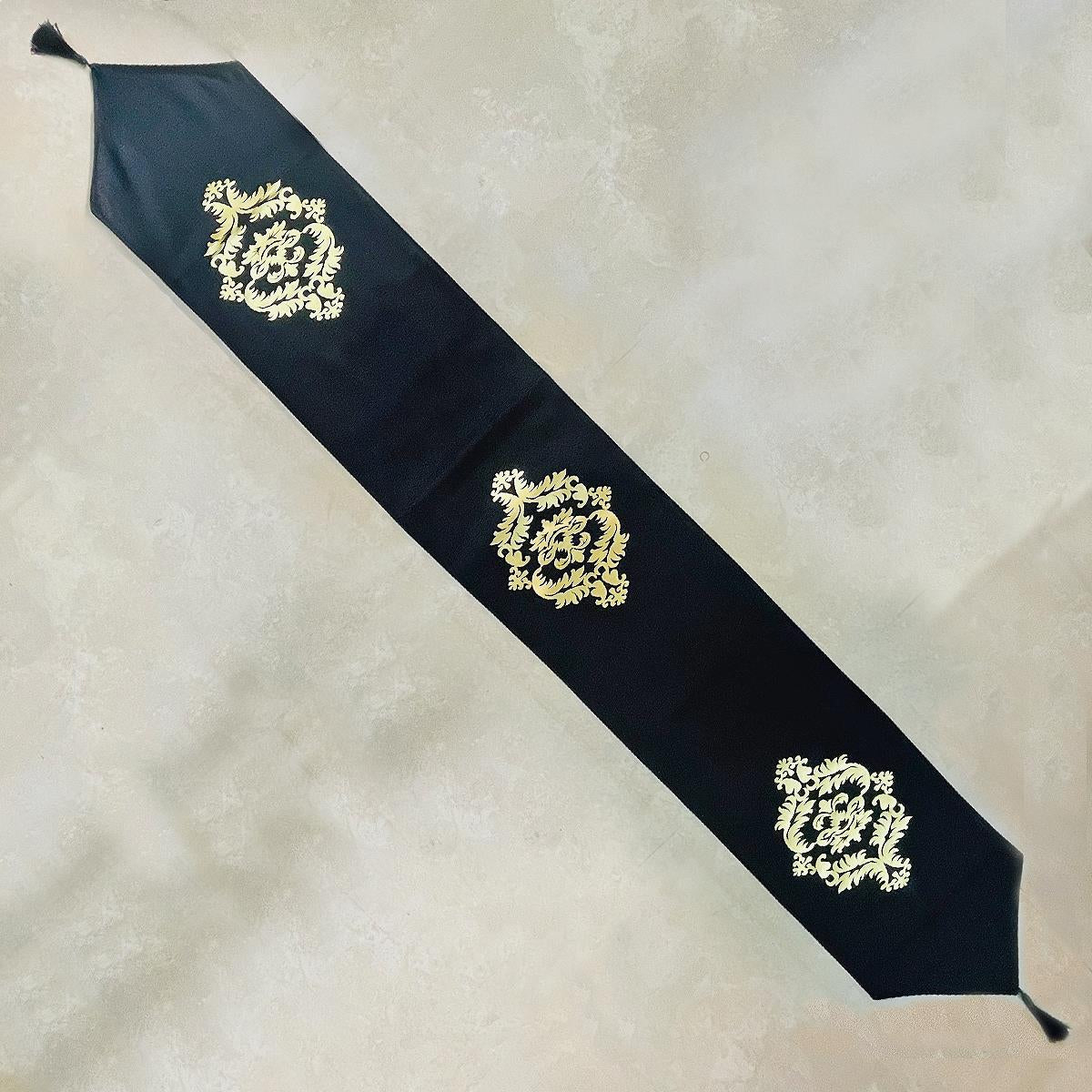 Olivia Table Runner Black