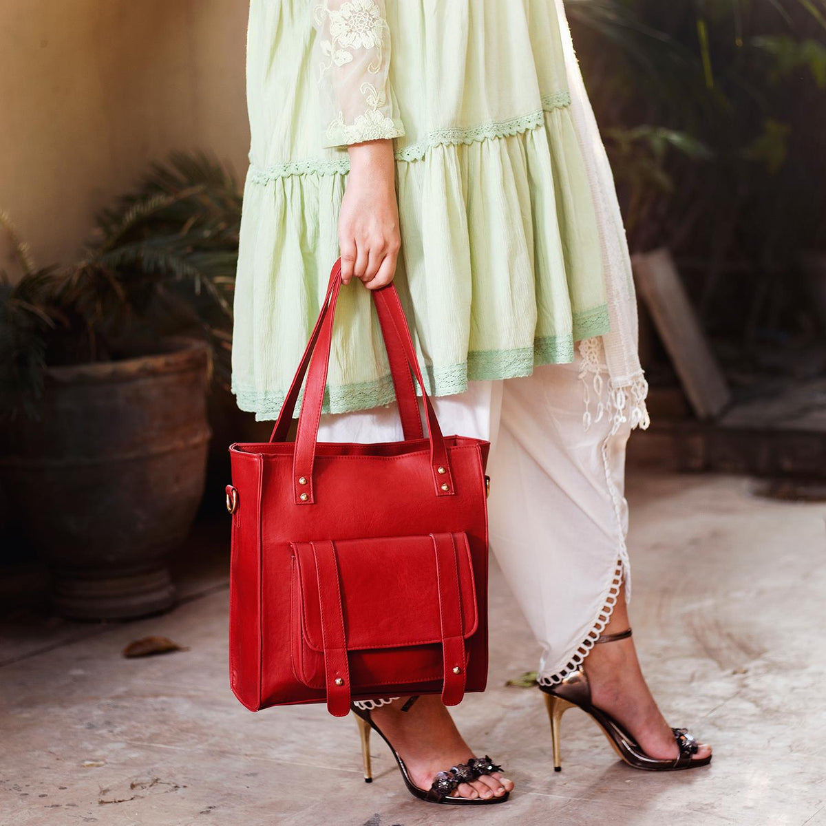 Rangoon Messenger Bag Red