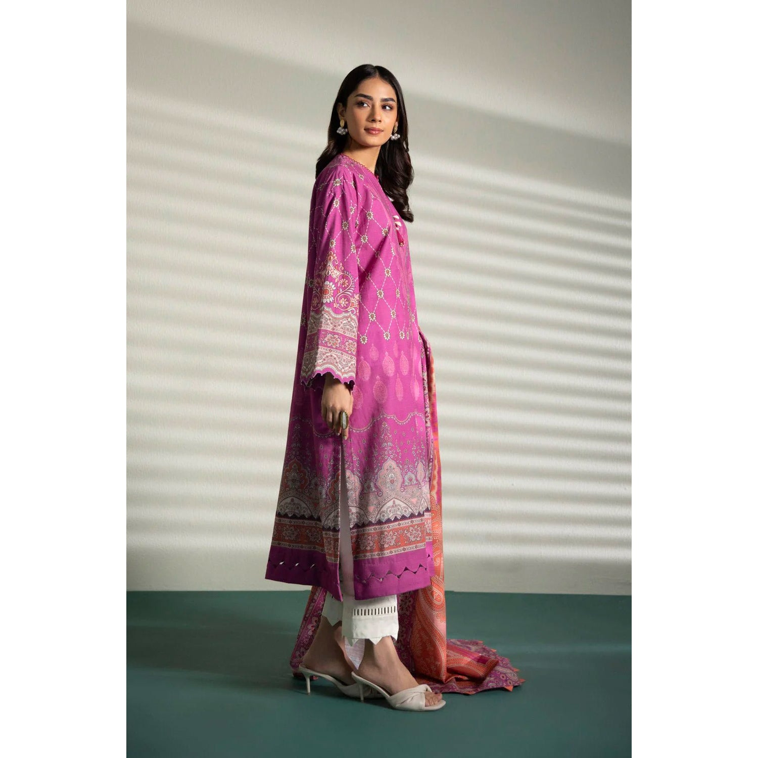 Sapphire 3 Pcs Unstitched Printed Lawn Suit Pink